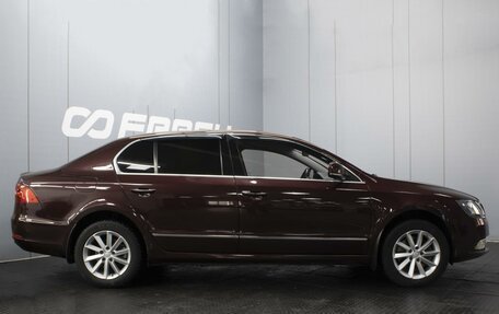 Skoda Superb III рестайлинг, 2013 год, 1 030 000 рублей, 5 фотография