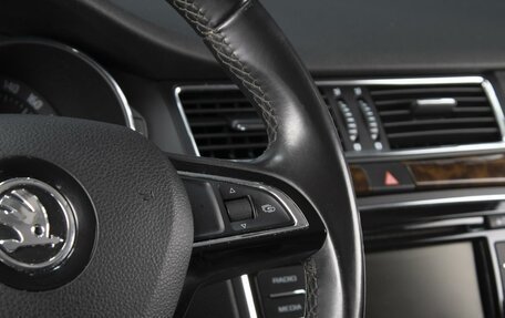 Skoda Superb III рестайлинг, 2013 год, 1 030 000 рублей, 18 фотография