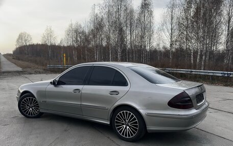 Mercedes-Benz E-Класс, 2005 год, 910 000 рублей, 3 фотография