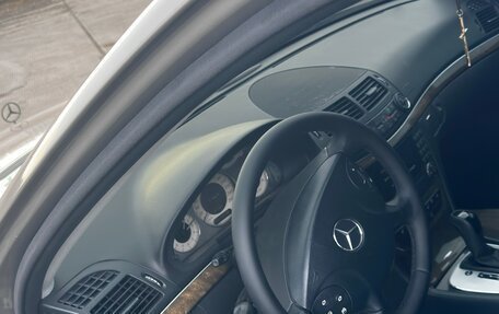 Mercedes-Benz E-Класс, 2005 год, 910 000 рублей, 11 фотография