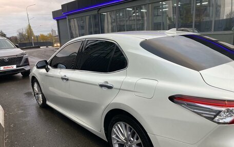 Toyota Camry, 2018 год, 3 150 000 рублей, 5 фотография