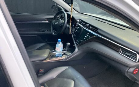 Toyota Camry, 2018 год, 3 150 000 рублей, 9 фотография