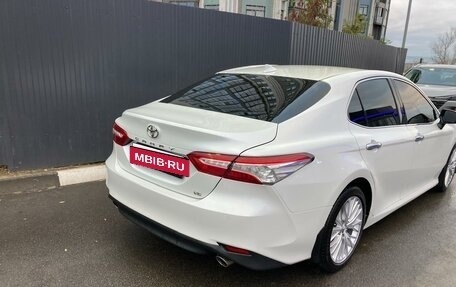 Toyota Camry, 2018 год, 3 150 000 рублей, 3 фотография