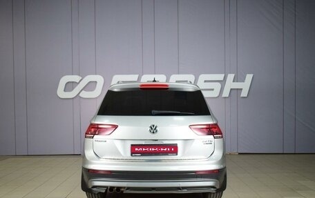 Volkswagen Tiguan II, 2017 год, 1 990 000 рублей, 4 фотография