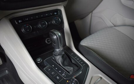 Volkswagen Tiguan II, 2017 год, 1 990 000 рублей, 21 фотография