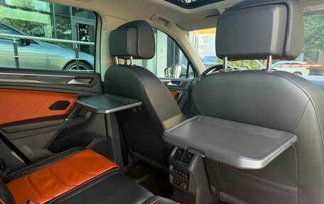 Volkswagen Tiguan II, 2017 год, 1 890 000 рублей, 15 фотография