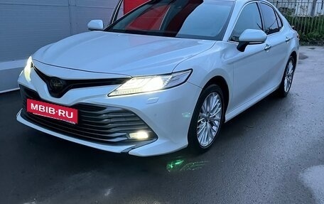 Toyota Camry, 2020 год, 2 950 000 рублей, 8 фотография