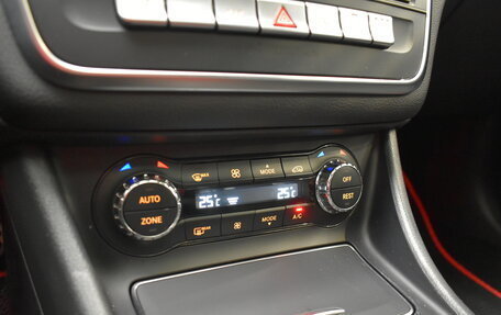 Mercedes-Benz CLA, 2018 год, 3 165 000 рублей, 14 фотография