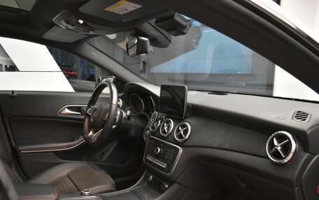 Mercedes-Benz CLA, 2018 год, 3 165 000 рублей, 20 фотография