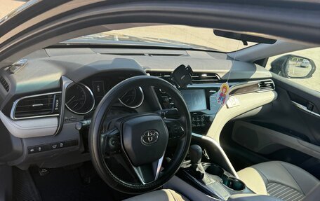 Toyota Camry, 2020 год, 1 900 000 рублей, 7 фотография