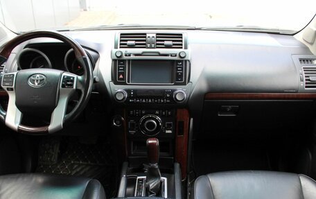 Toyota Land Cruiser Prado 150 рестайлинг 2, 2014 год, 3 370 000 рублей, 21 фотография