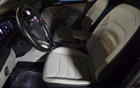 Volkswagen Tiguan II, 2020 год, 4 150 000 рублей, 19 фотография