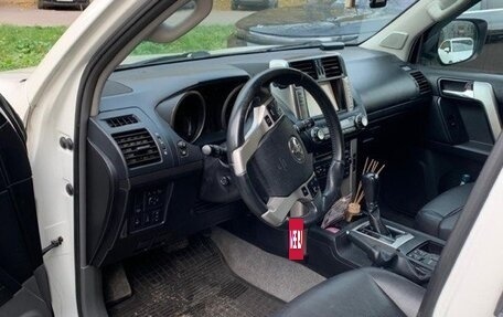 Toyota Land Cruiser Prado 150 рестайлинг 2, 2013 год, 2 750 000 рублей, 13 фотография