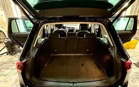 Volkswagen Tiguan II, 2019 год, 3 040 000 рублей, 20 фотография