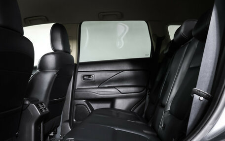 Mitsubishi Outlander III рестайлинг 3, 2019 год, 1 884 000 рублей, 12 фотография