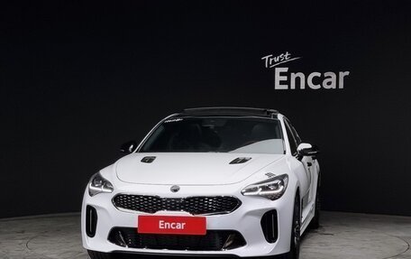 KIA Stinger I, 2022 год, 1 677 007 рублей, 2 фотография