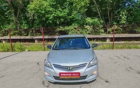 Hyundai Solaris II рестайлинг, 2014 год, 900 000 рублей, 1 фотография