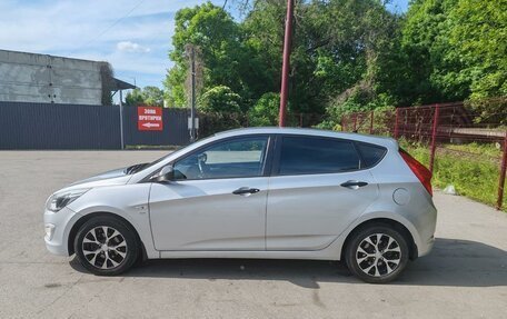 Hyundai Solaris II рестайлинг, 2014 год, 900 000 рублей, 2 фотография