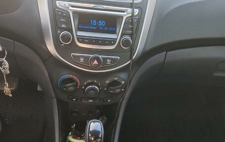 Hyundai Solaris II рестайлинг, 2014 год, 900 000 рублей, 5 фотография