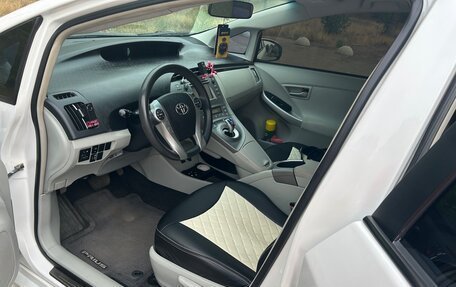 Toyota Prius, 2013 год, 1 400 000 рублей, 3 фотография