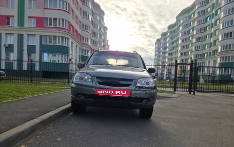 Chevrolet Niva I рестайлинг, 2011 год, 380 000 рублей, 2 фотография