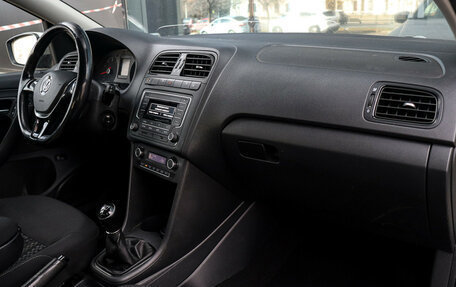 Volkswagen Polo VI (EU Market), 2017 год, 899 000 рублей, 9 фотография