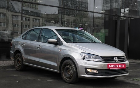 Volkswagen Polo VI (EU Market), 2017 год, 899 000 рублей, 3 фотография