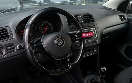 Volkswagen Polo VI (EU Market), 2017 год, 899 000 рублей, 14 фотография