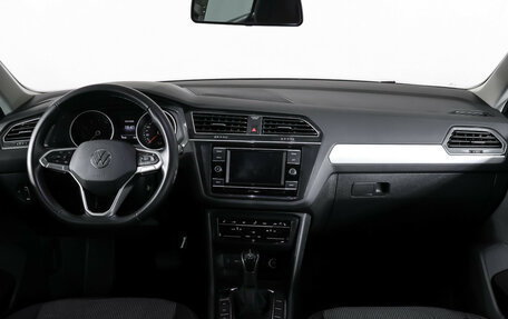 Volkswagen Tiguan II, 2020 год, 2 999 000 рублей, 13 фотография