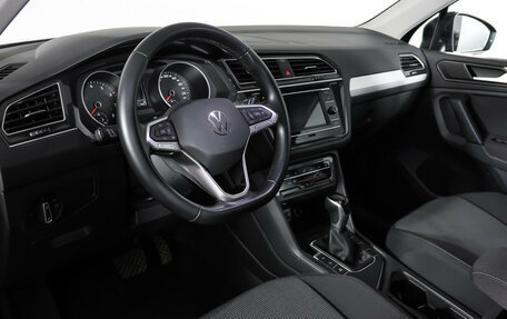 Volkswagen Tiguan II, 2020 год, 2 999 000 рублей, 15 фотография