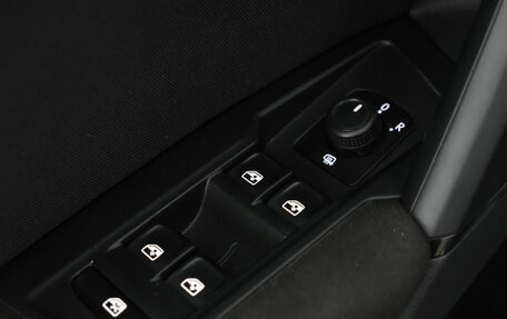 Volkswagen Tiguan II, 2020 год, 2 999 000 рублей, 23 фотография