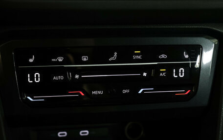 Volkswagen Tiguan II, 2020 год, 2 999 000 рублей, 19 фотография