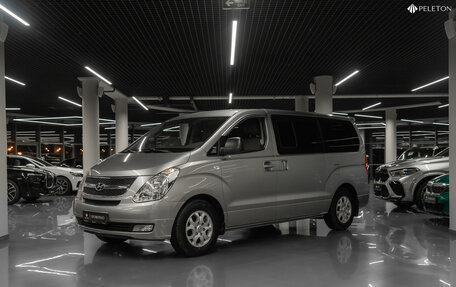 Hyundai Grand Starex Grand Starex I рестайлинг 2, 2013 год, 1 990 000 рублей, 1 фотография