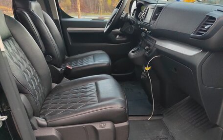 Opel Zafira Life I, 2021 год, 3 700 000 рублей, 22 фотография