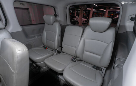 Hyundai Grand Starex Grand Starex I рестайлинг 2, 2013 год, 1 990 000 рублей, 13 фотография