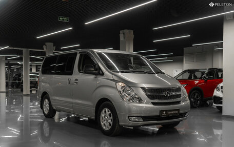 Hyundai Grand Starex Grand Starex I рестайлинг 2, 2013 год, 1 990 000 рублей, 2 фотография