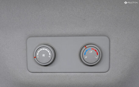 Hyundai Grand Starex Grand Starex I рестайлинг 2, 2013 год, 1 990 000 рублей, 14 фотография