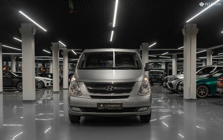 Hyundai Grand Starex Grand Starex I рестайлинг 2, 2013 год, 1 990 000 рублей, 3 фотография