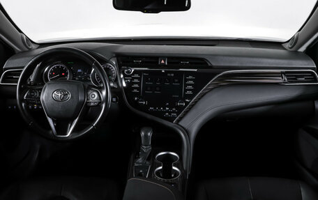 Toyota Camry, 2019 год, 3 049 000 рублей, 13 фотография