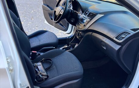 Hyundai Solaris II рестайлинг, 2014 год, 1 080 000 рублей, 13 фотография