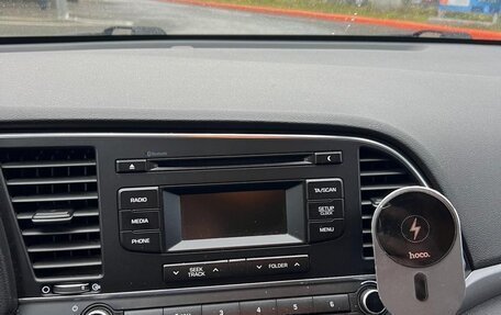 Hyundai Elantra VI рестайлинг, 2018 год, 1 290 000 рублей, 6 фотография