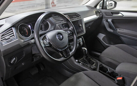 Volkswagen Tiguan II, 2019 год, 2 349 000 рублей, 15 фотография