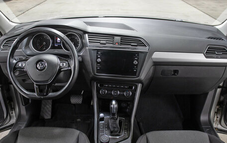 Volkswagen Tiguan II, 2019 год, 2 349 000 рублей, 13 фотография