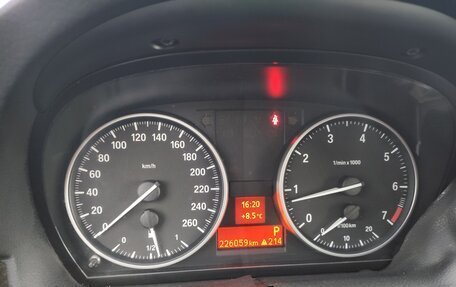 BMW 3 серия, 2011 год, 850 000 рублей, 18 фотография