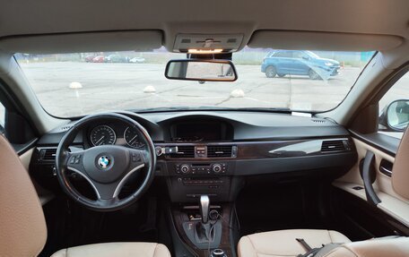 BMW 3 серия, 2011 год, 850 000 рублей, 17 фотография