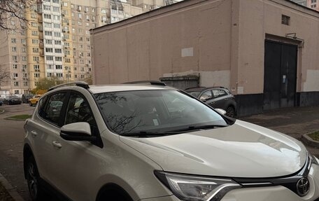 Toyota RAV4, 2017 год, 2 500 000 рублей, 11 фотография