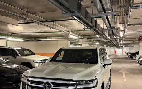 Toyota Land Cruiser, 2022 год, 10 800 000 рублей, 3 фотография