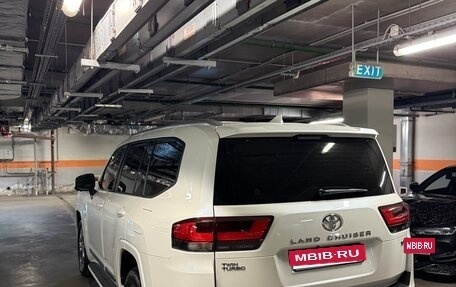 Toyota Land Cruiser, 2022 год, 10 800 000 рублей, 2 фотография