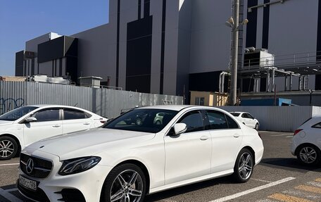 Mercedes-Benz E-Класс, 2020 год, 3 750 000 рублей, 4 фотография