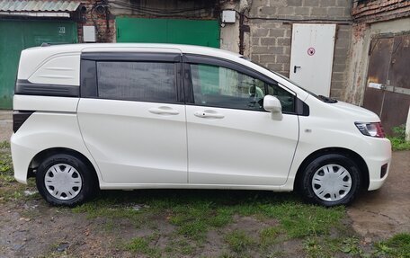 Honda Freed I, 2010 год, 870 000 рублей, 2 фотография